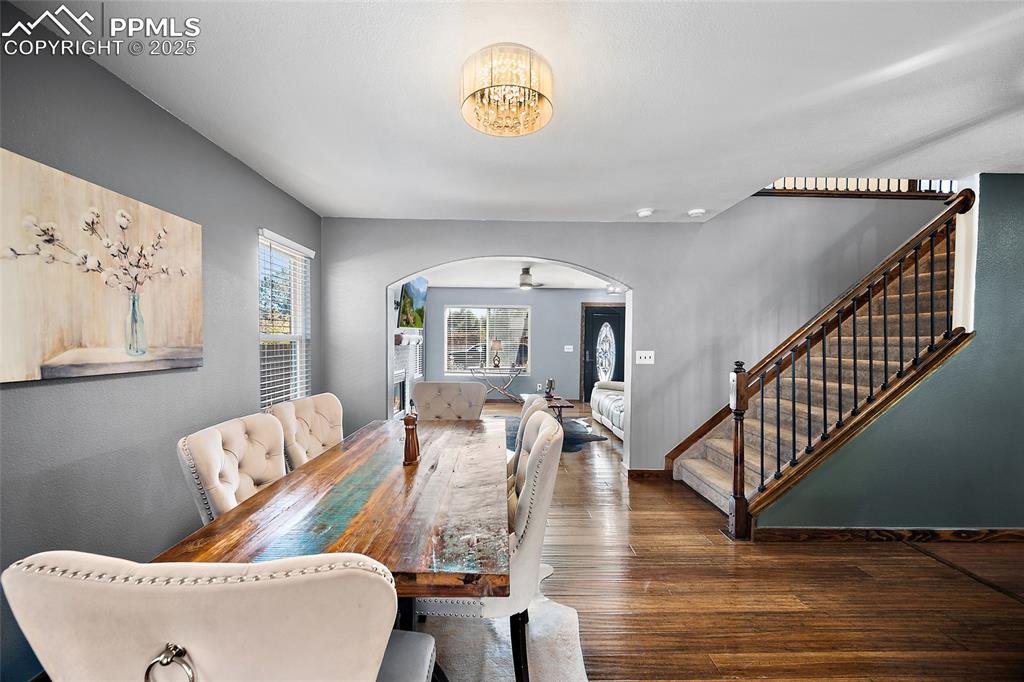 Image 7 of 41: Dining Area