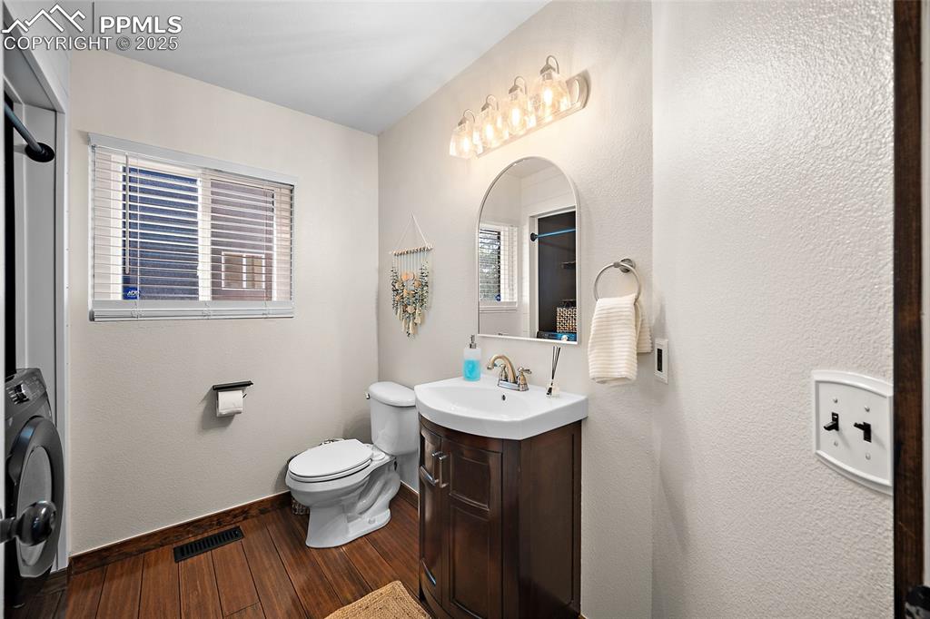 Image 8 of 41: Bathroom