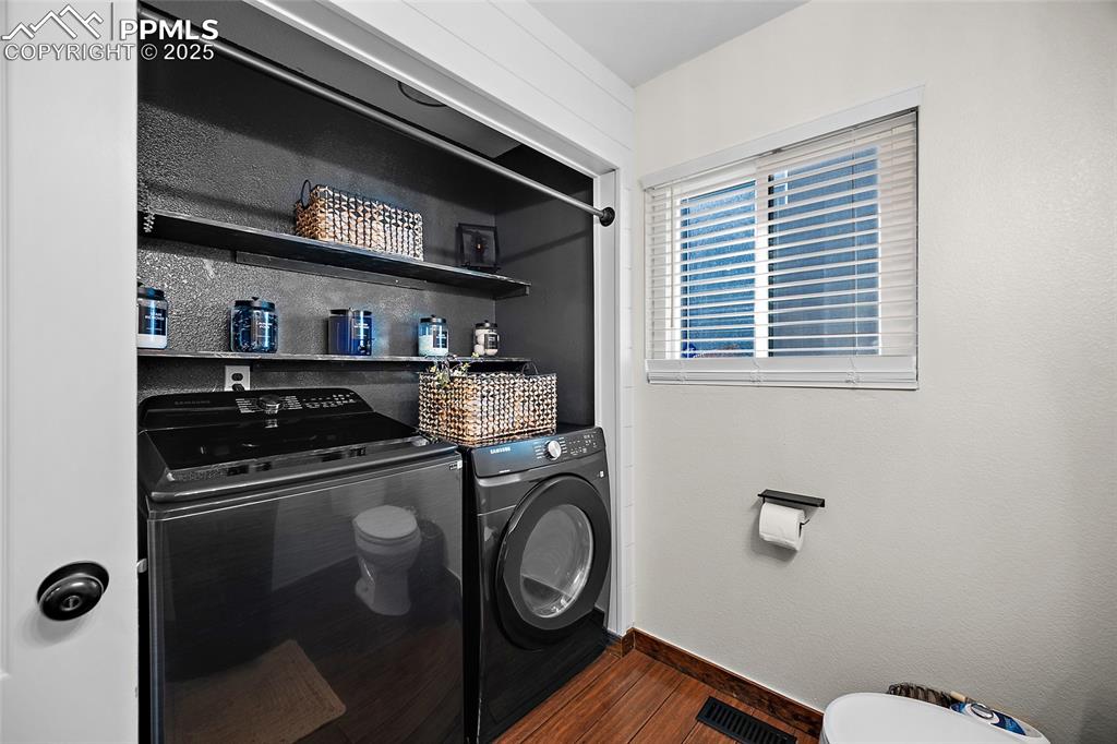 Image 9 of 41: Laundry