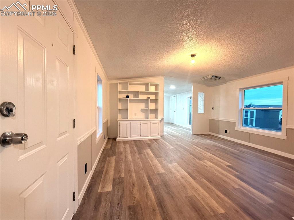 Image 14 of 42: Living Room