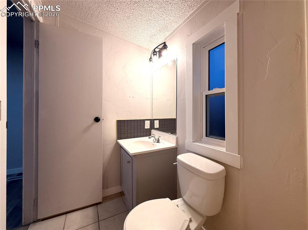 Image 17 of 42: Bathroom