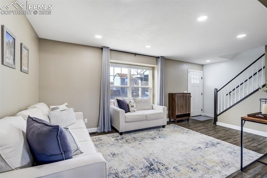 Image 18 of 42: Living Room