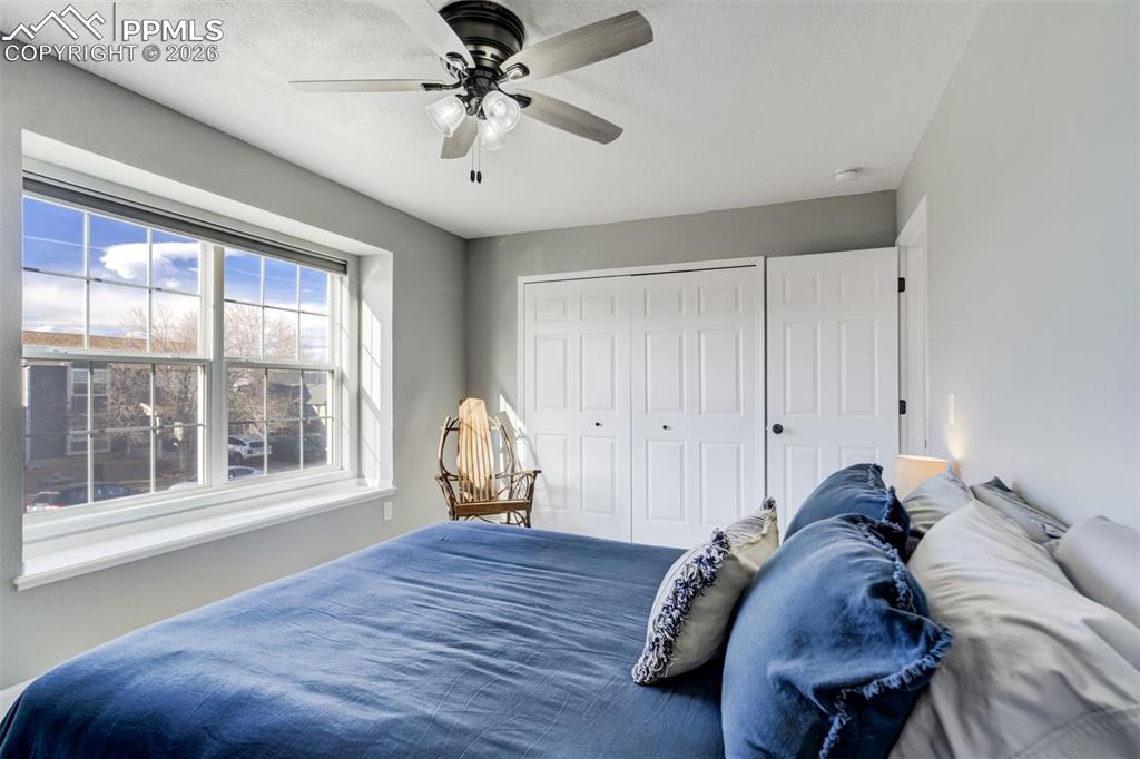 Image 21 of 42: Bedroom