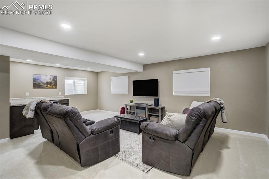 Image 25 of 42: Living Room