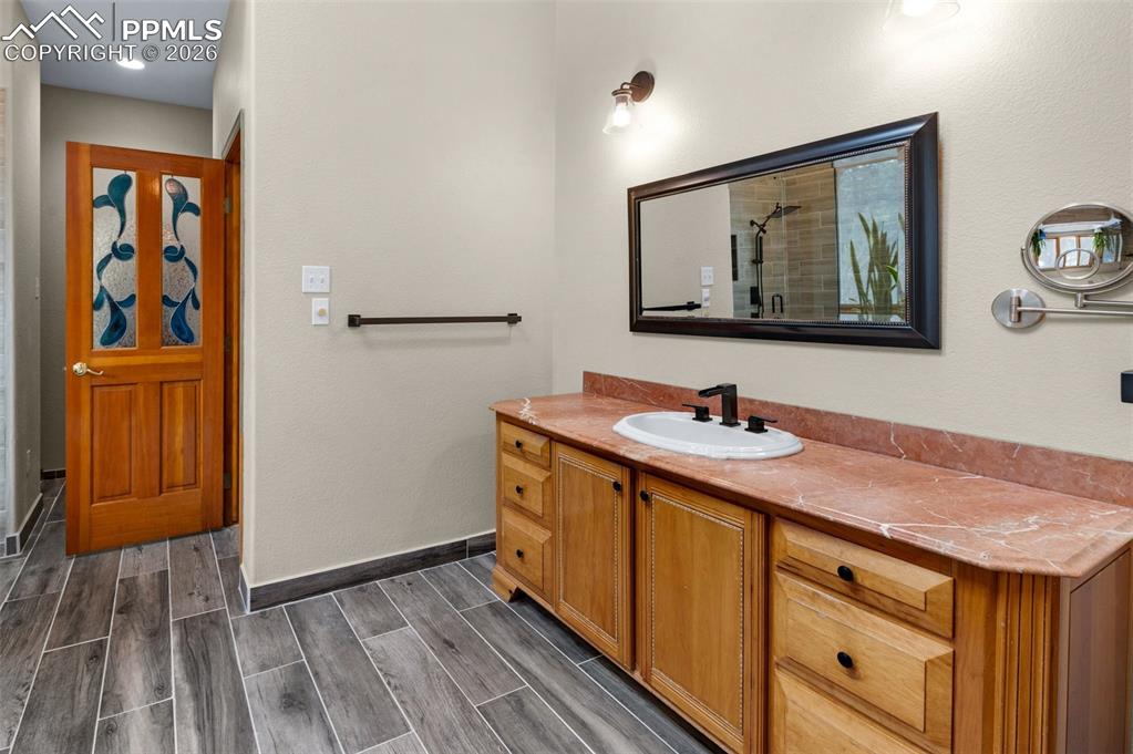 Image 25 of 48: Bedroom