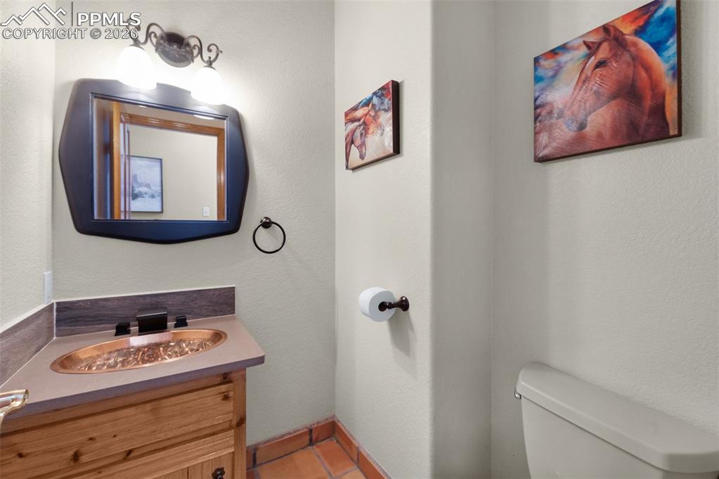 Image 27 of 48: Bathroom