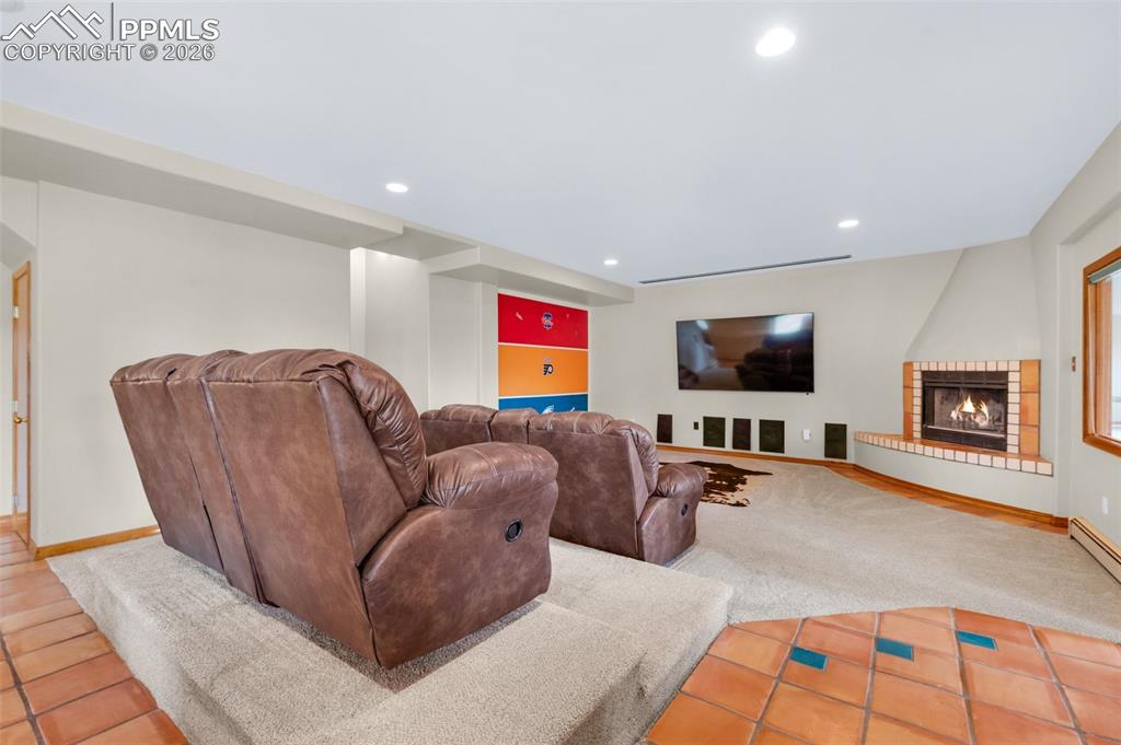 Image 32 of 48: Balcony