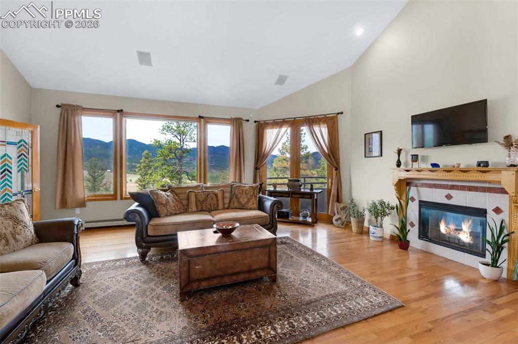 Image 6 of 48: Seller