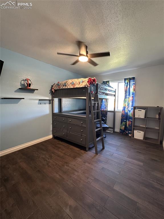 Image 8 of 20: Bedroom