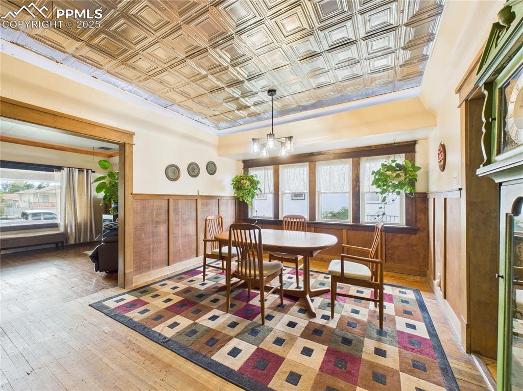 Image 10 of 37: Dining Area