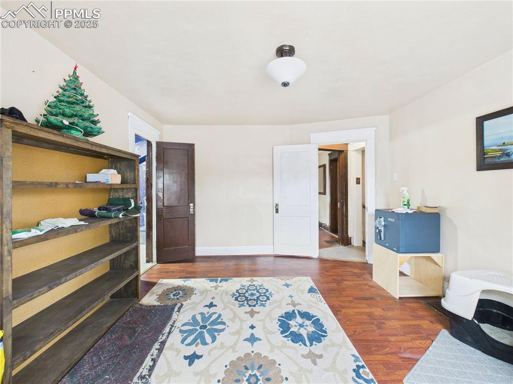 Image 23 of 37: Bedroom