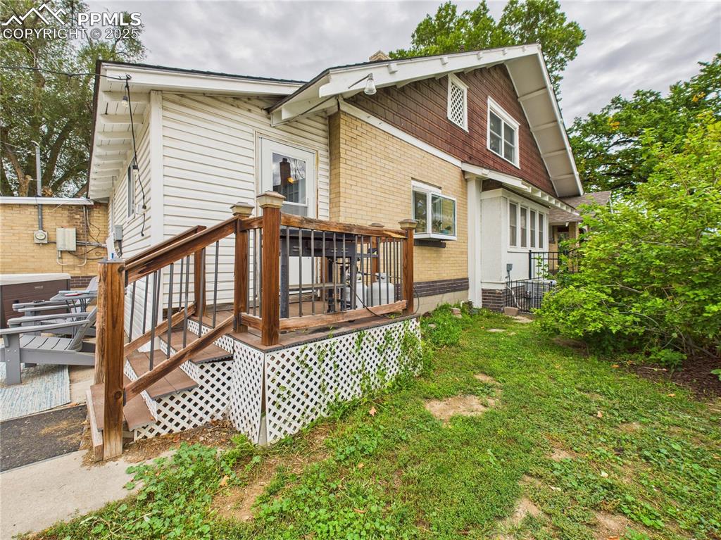 Image 32 of 37: Back of Structure