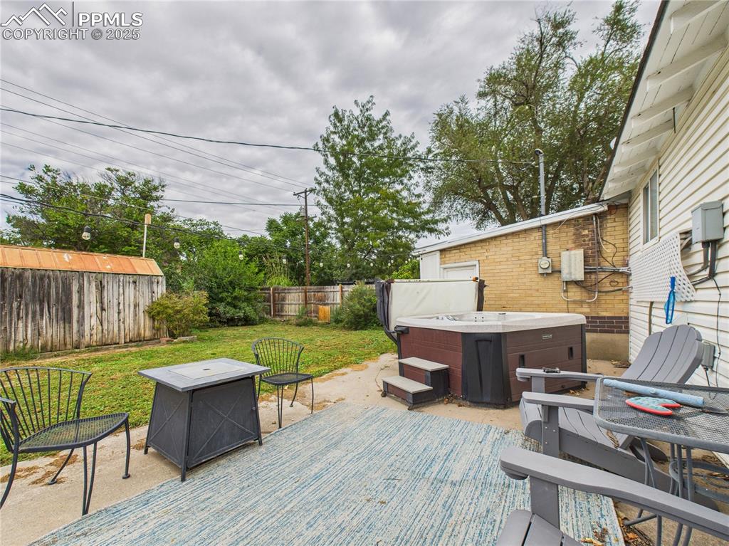 Image 34 of 37: Patio