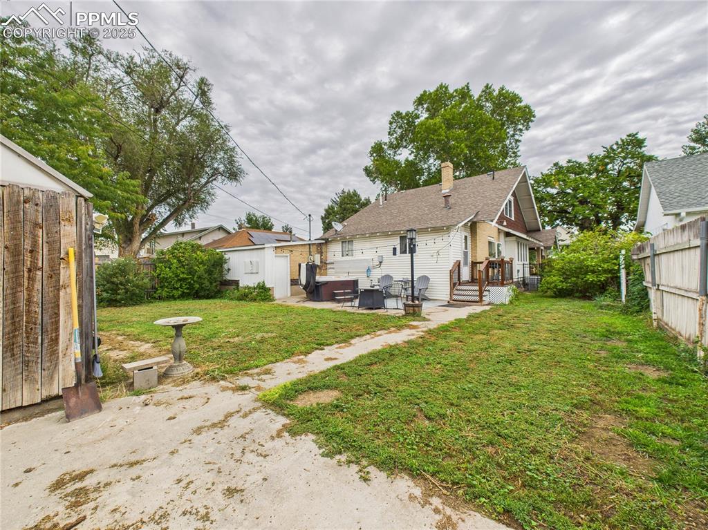 Image 37 of 37: Back of Structure