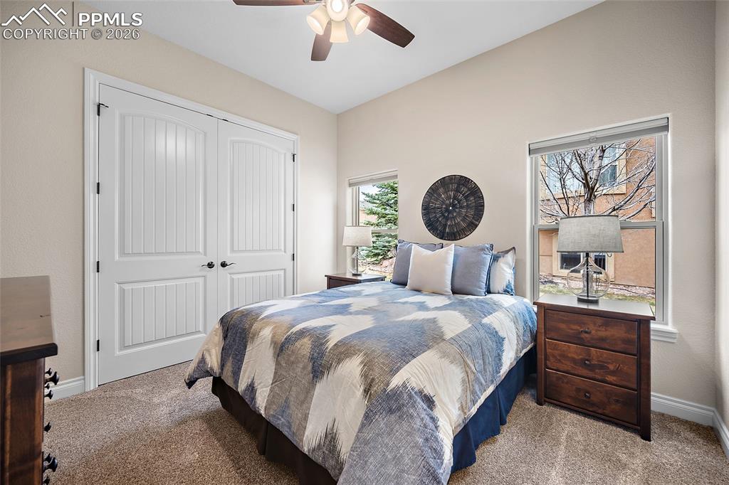 Image 29 of 50: Bedroom