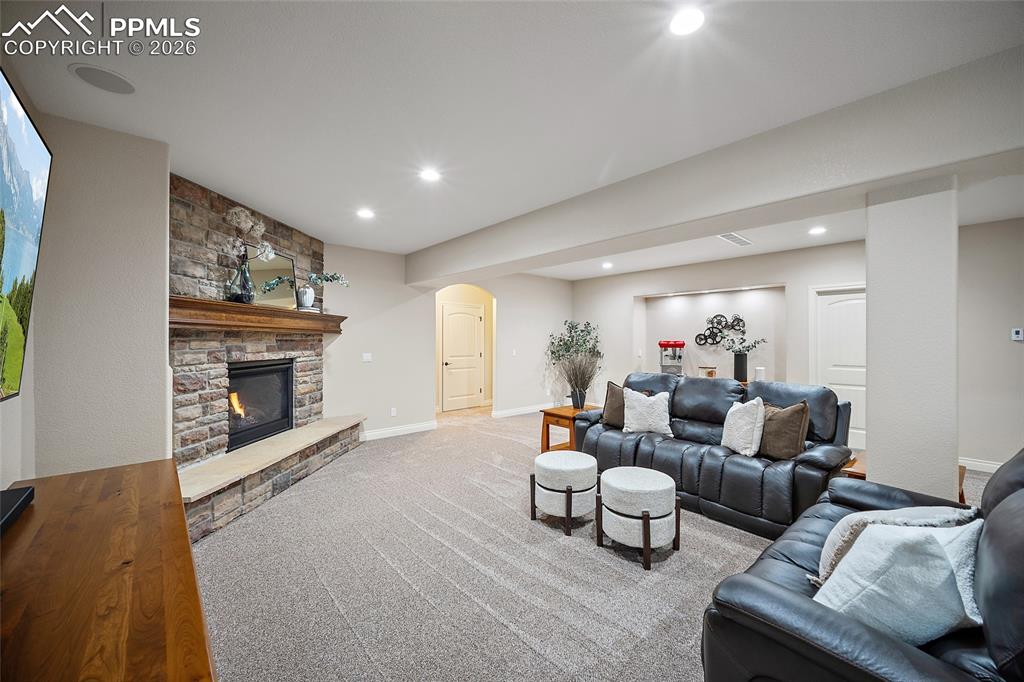 Image 38 of 50: Living Room