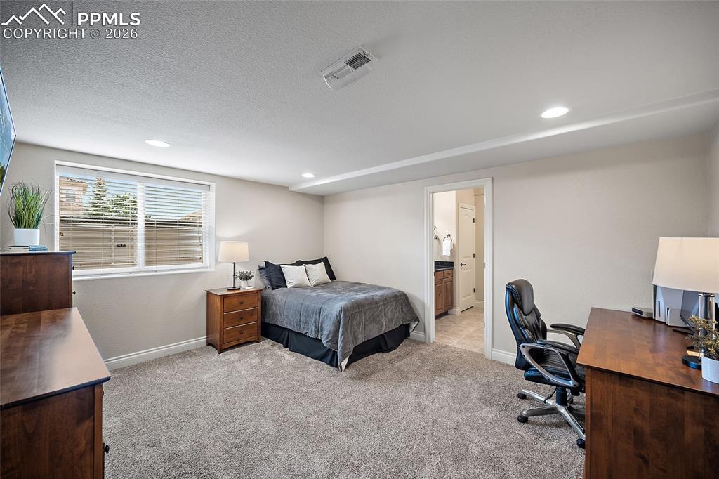 Image 40 of 50: Bedroom