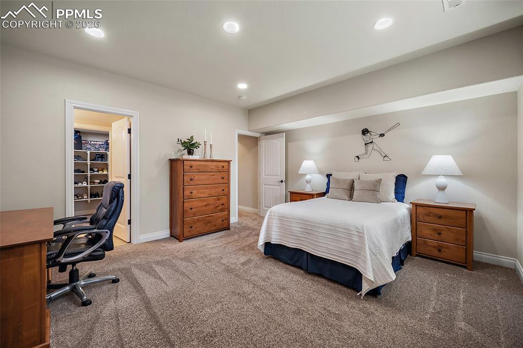 Image 42 of 50: Bedroom