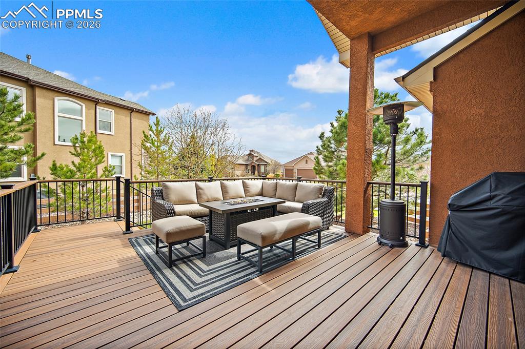 Image 45 of 50: Deck