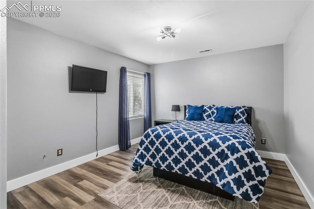 Image 28 of 43: 2nd Upstairs Bedroom