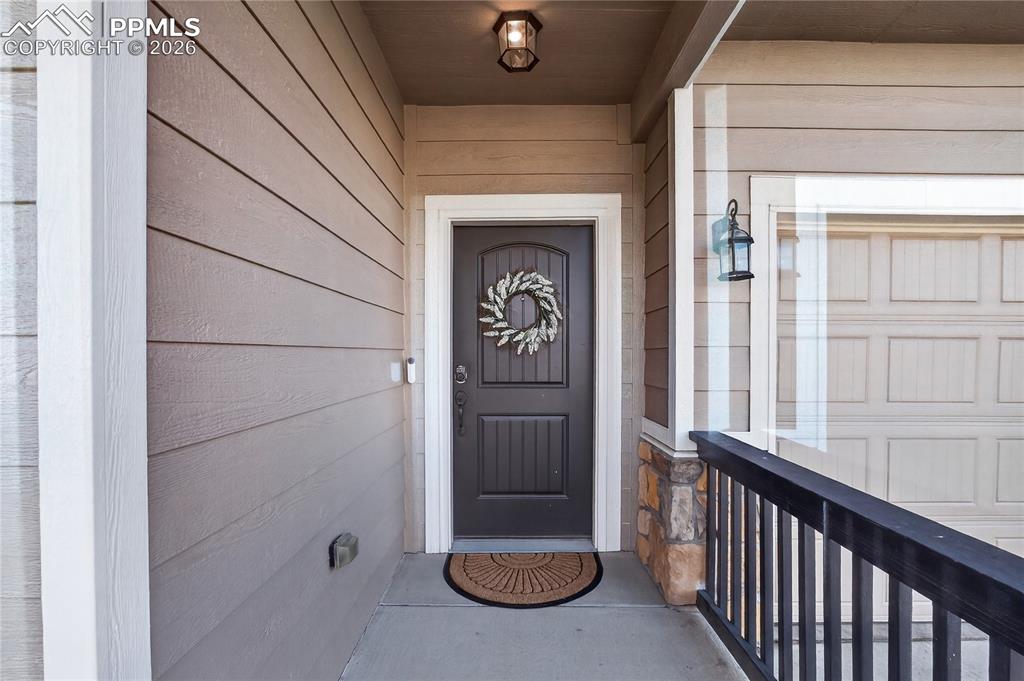 Image 2 of 32: Entry