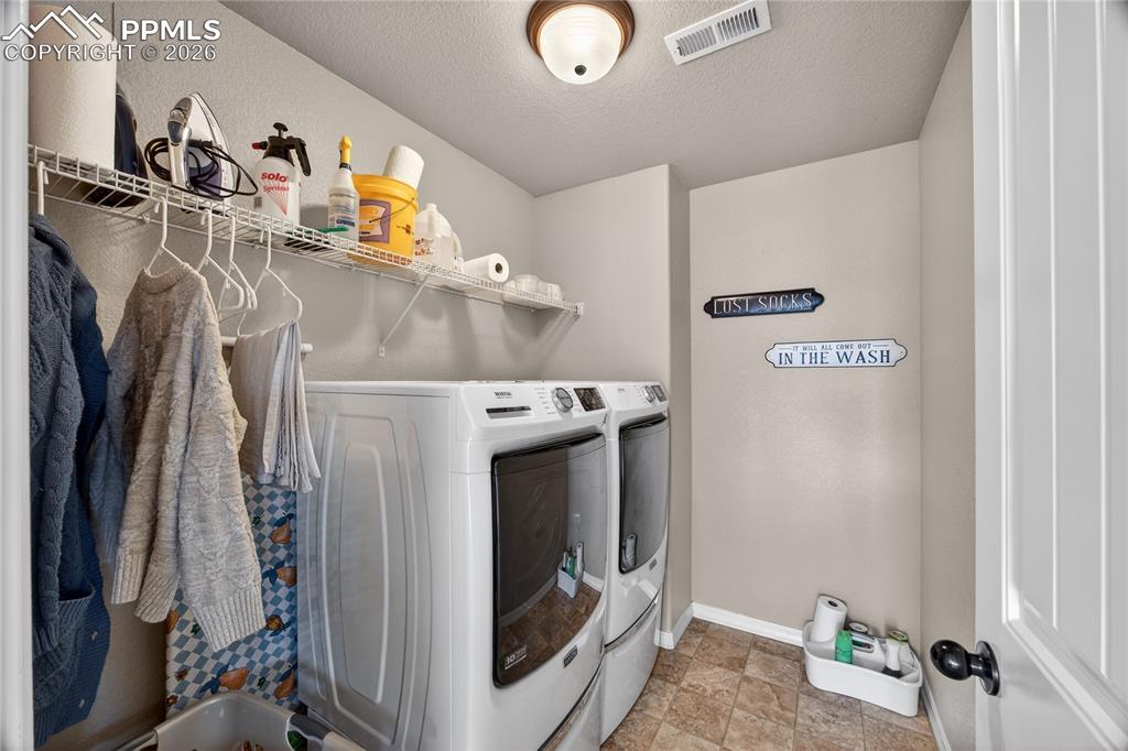 Image 25 of 32: Laundry