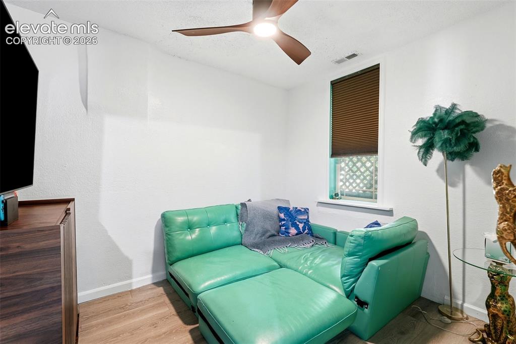 Image 14 of 29: Sitting Room