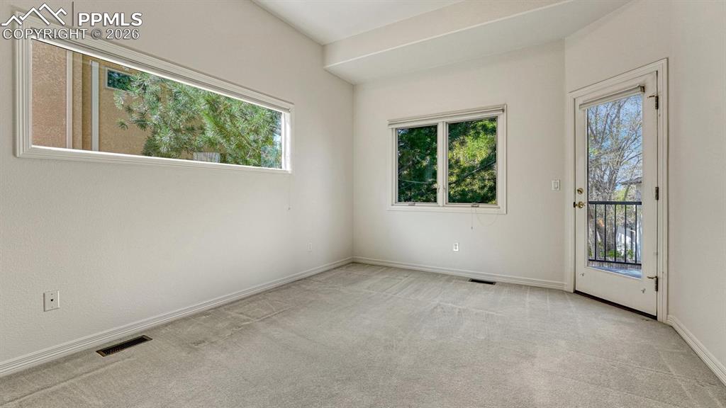 Image 18 of 38: Bedroom