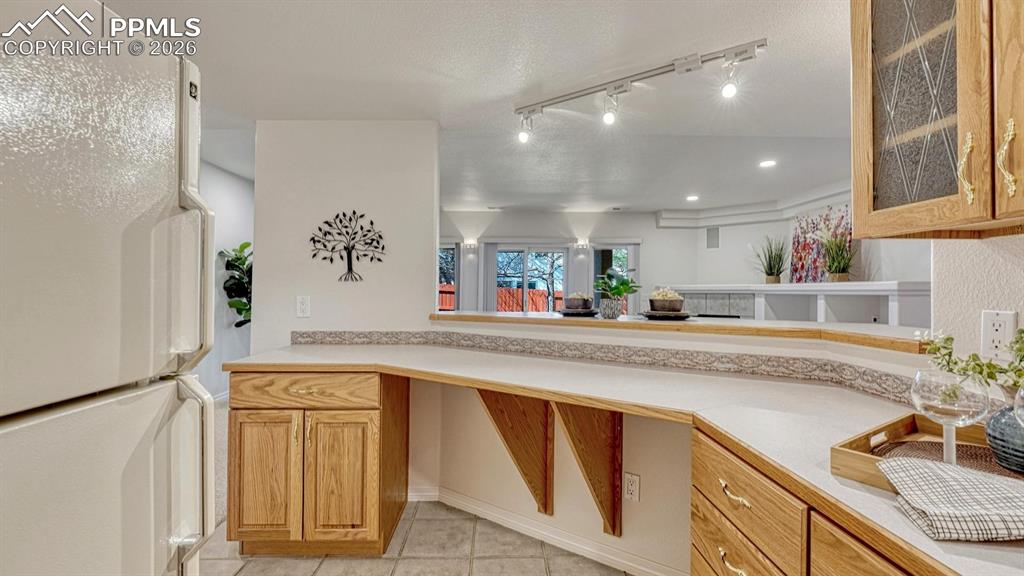 Image 26 of 38: Kitchen