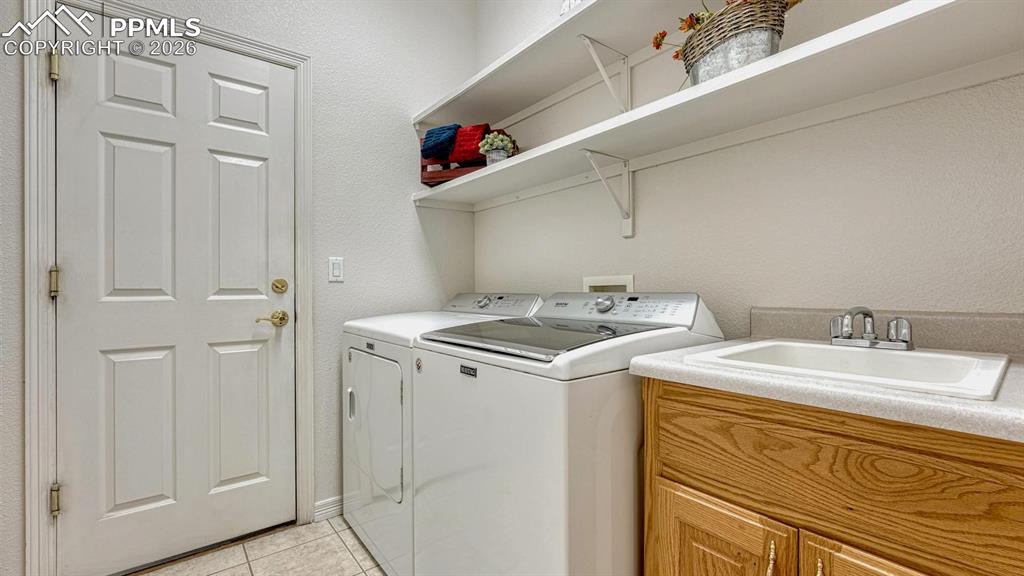 Image 33 of 38: Laundry