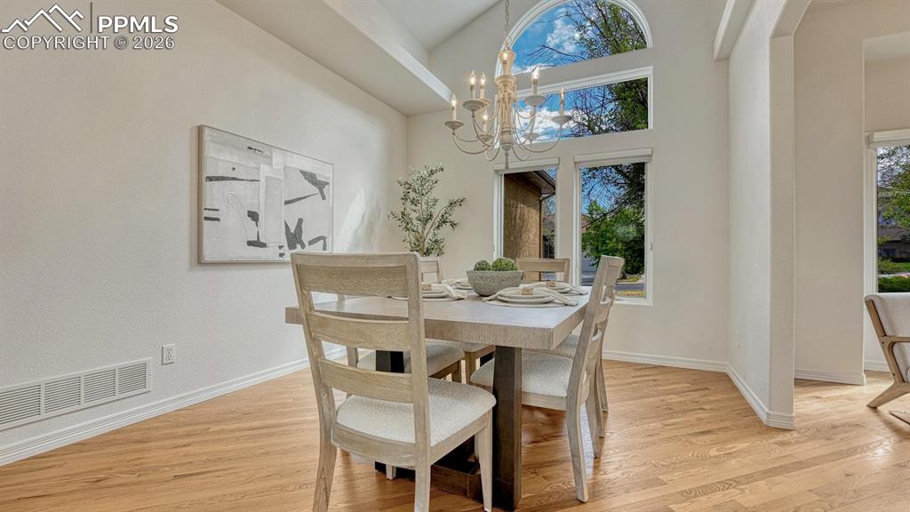 Image 7 of 38: Dining Room