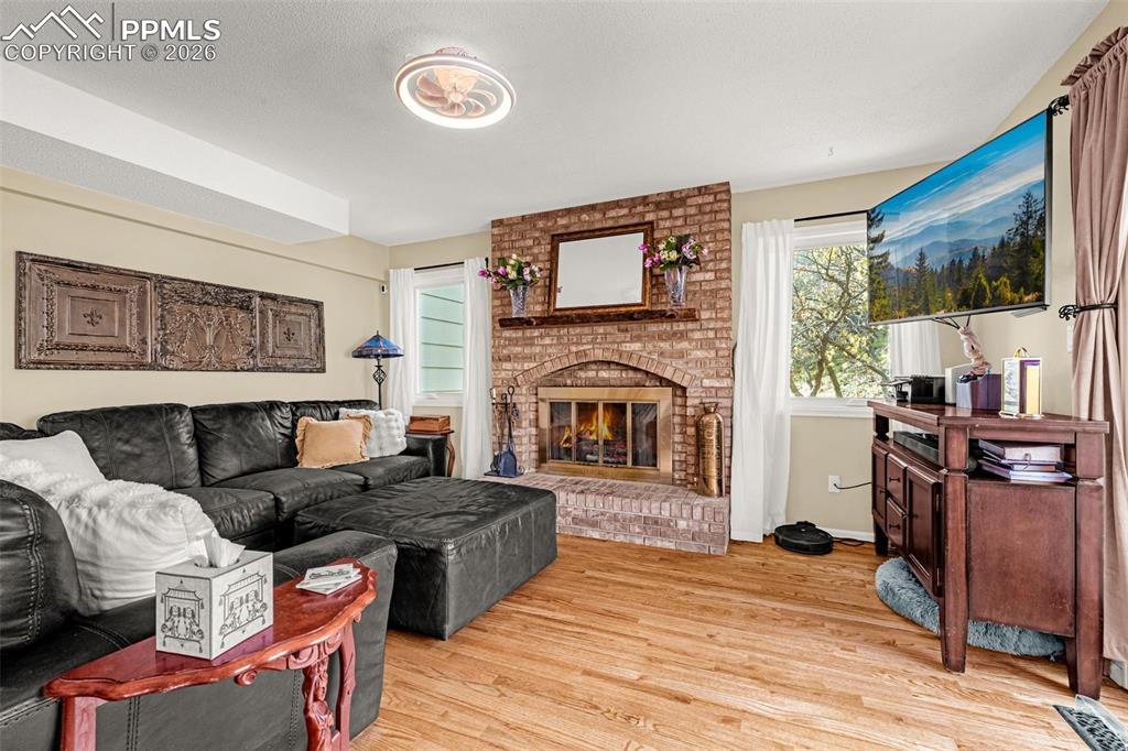 Image 13 of 41: Living Room