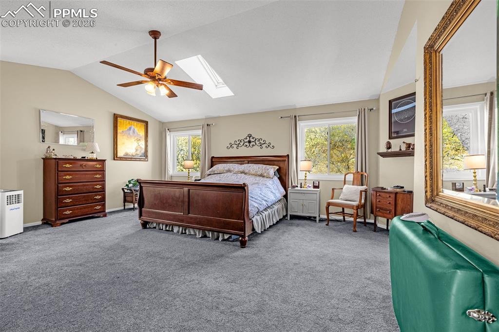 Image 17 of 41: Bedroom