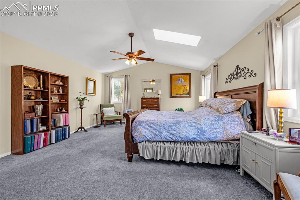 Image 19 of 41: Bedroom