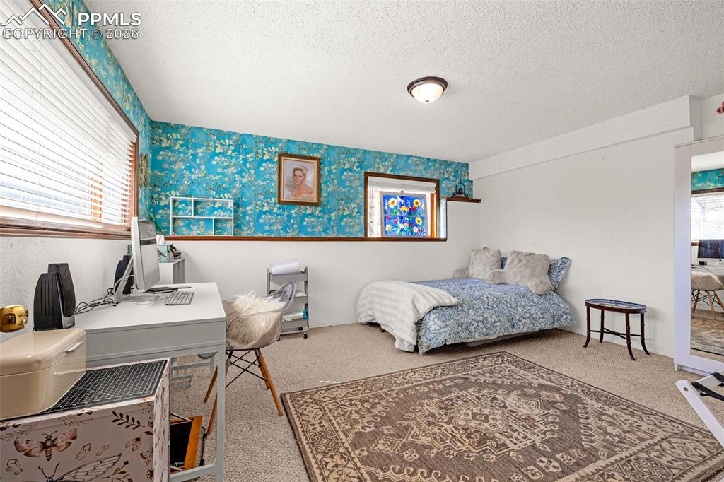 Image 26 of 41: Bedroom