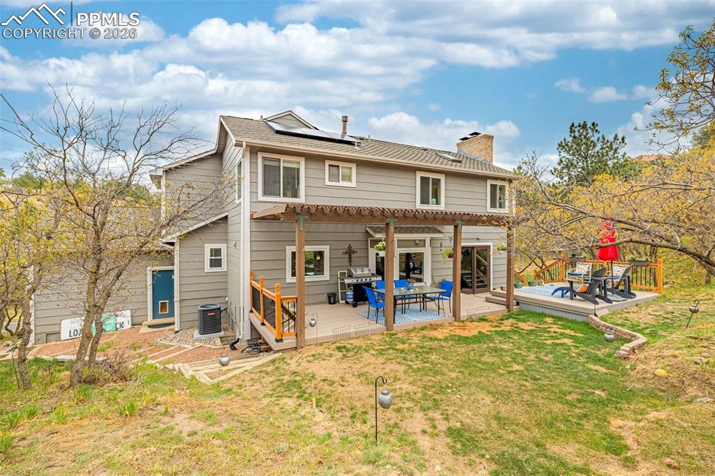 Image 36 of 41: Back of Structure