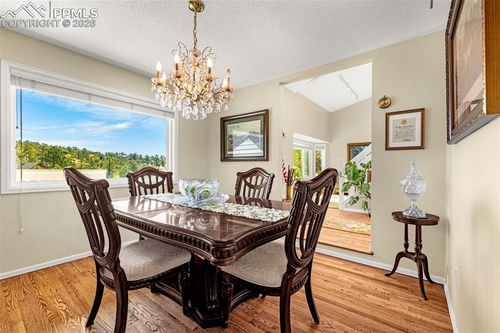 Image 6 of 41: Dining Area