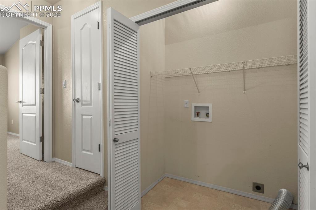 Image 17 of 18: Laundry