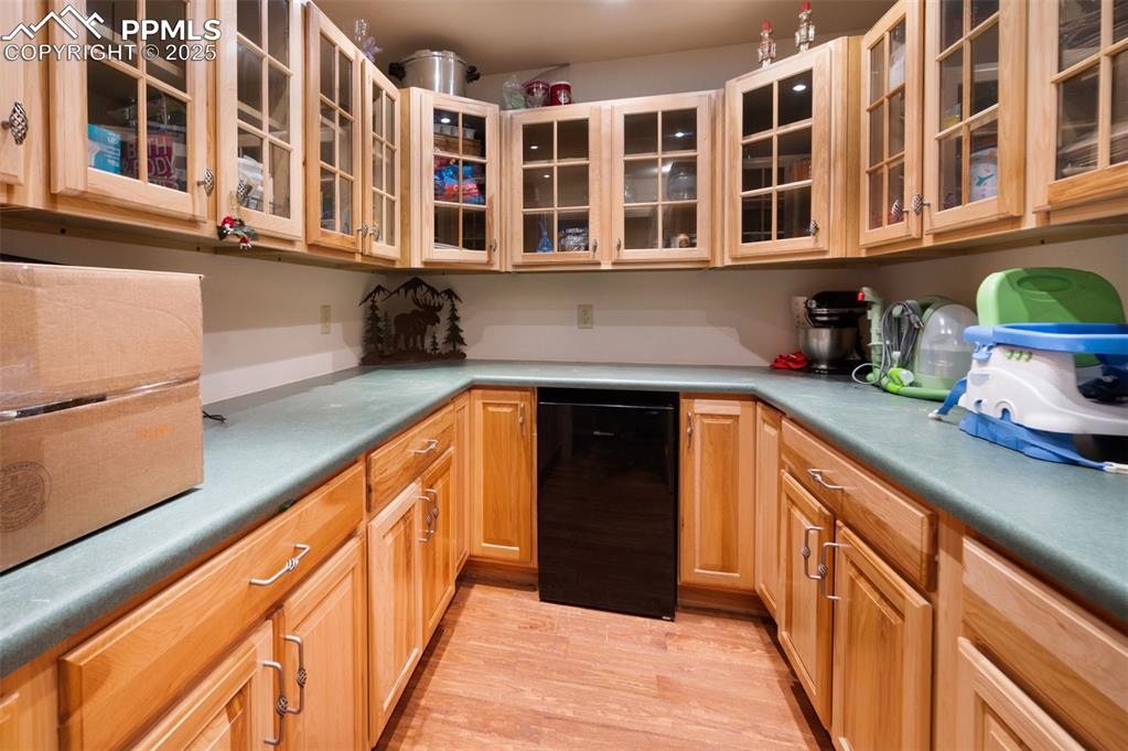 Image 10 of 39: Kitchen