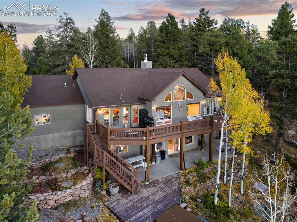 Image 27 of 39: Back of Structure