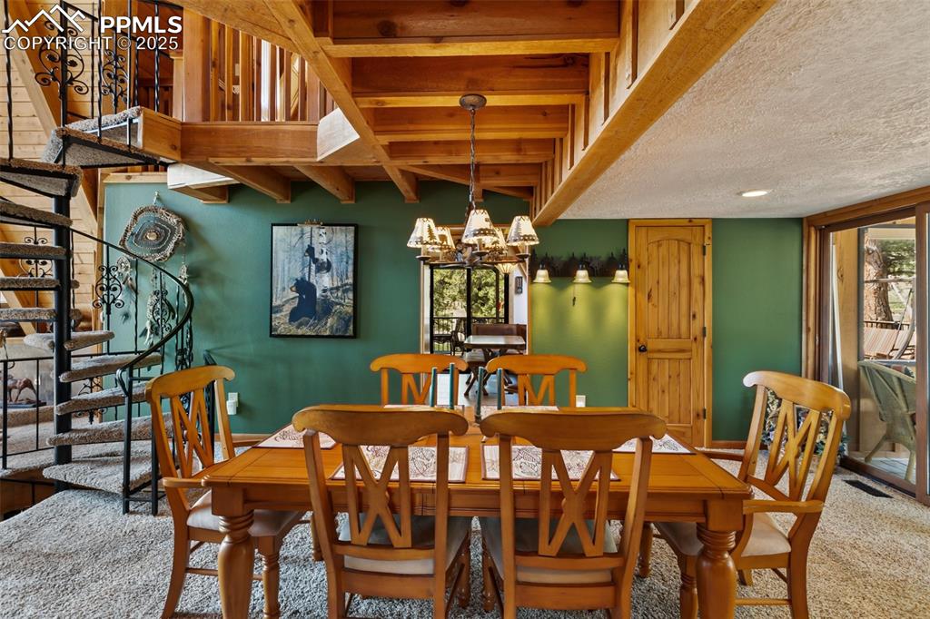 Image 9 of 50: Dining Area