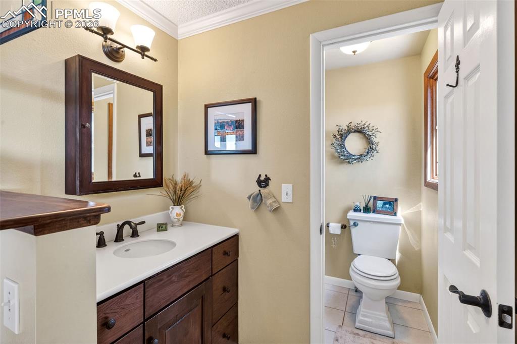 Image 20 of 49: Bathroom