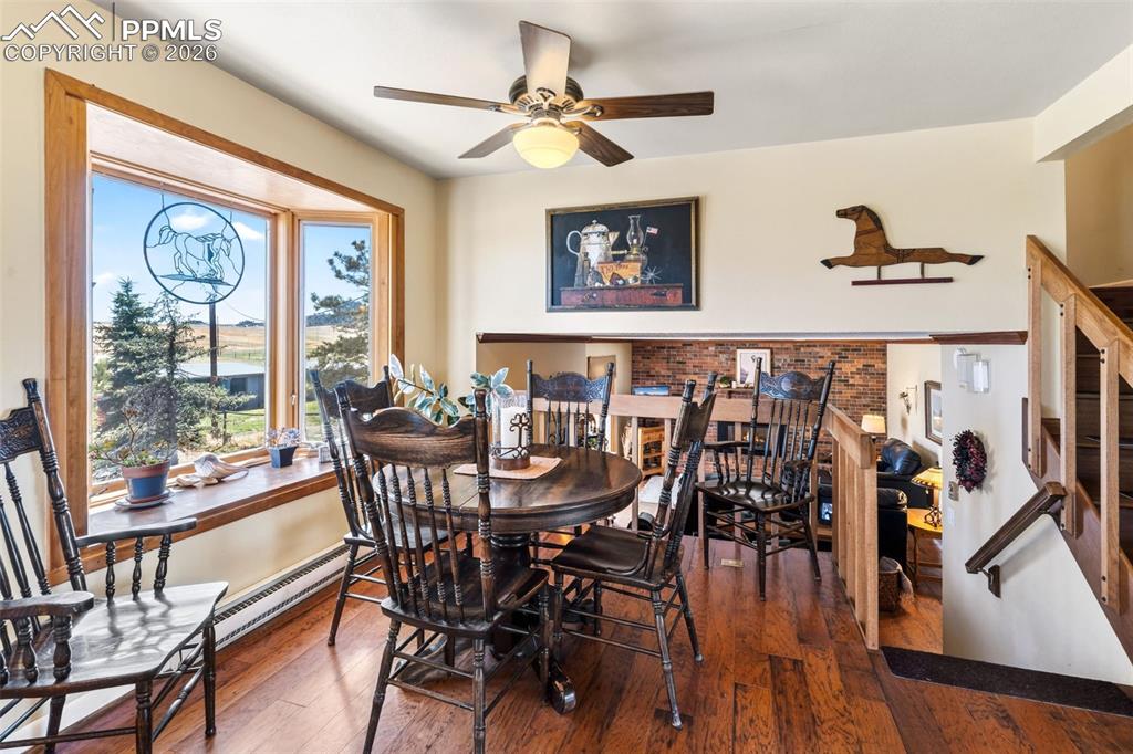 Image 5 of 49: Dining Area