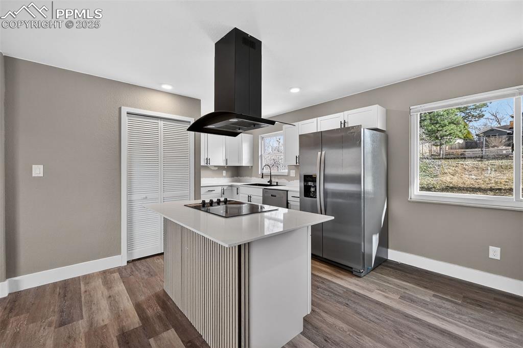 Image 11 of 29: Kitchen