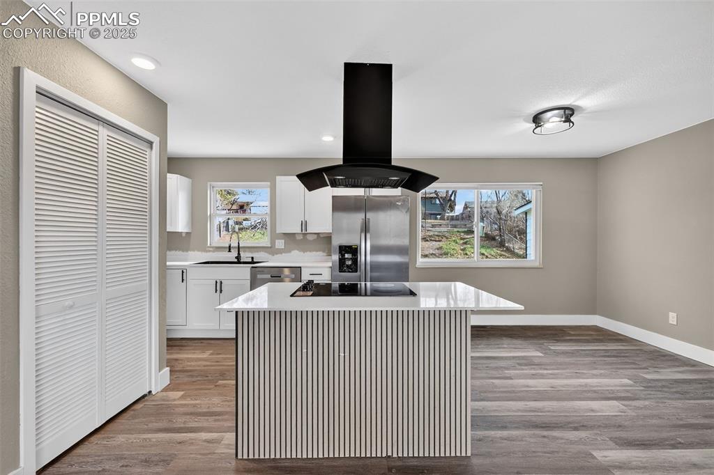 Image 13 of 29: Kitchen