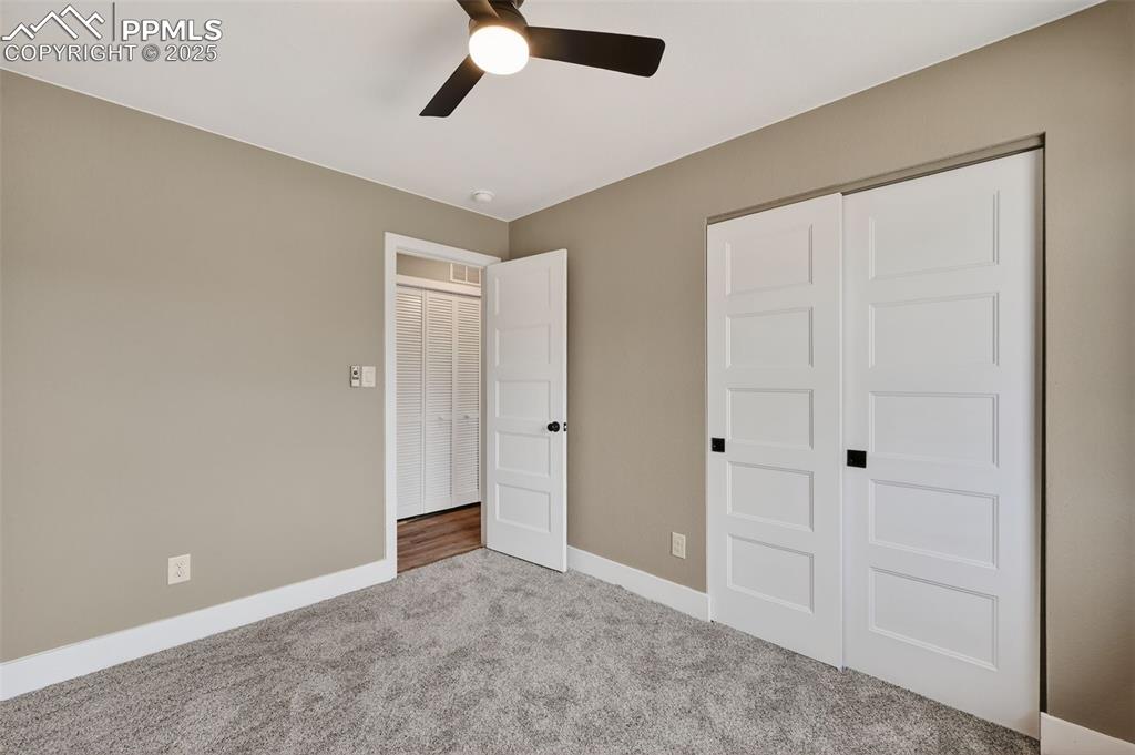 Image 17 of 29: Bedroom