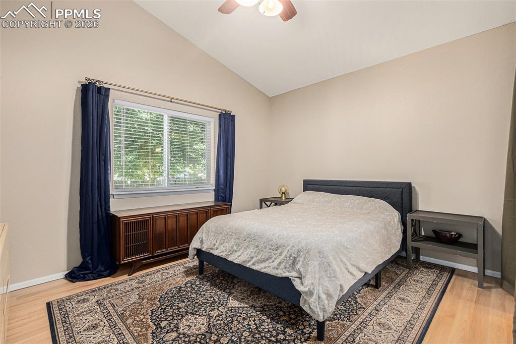 Image 10 of 24: Bedroom