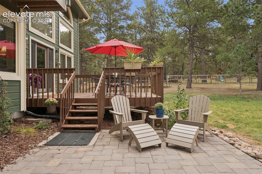 Image 41 of 50: Patio