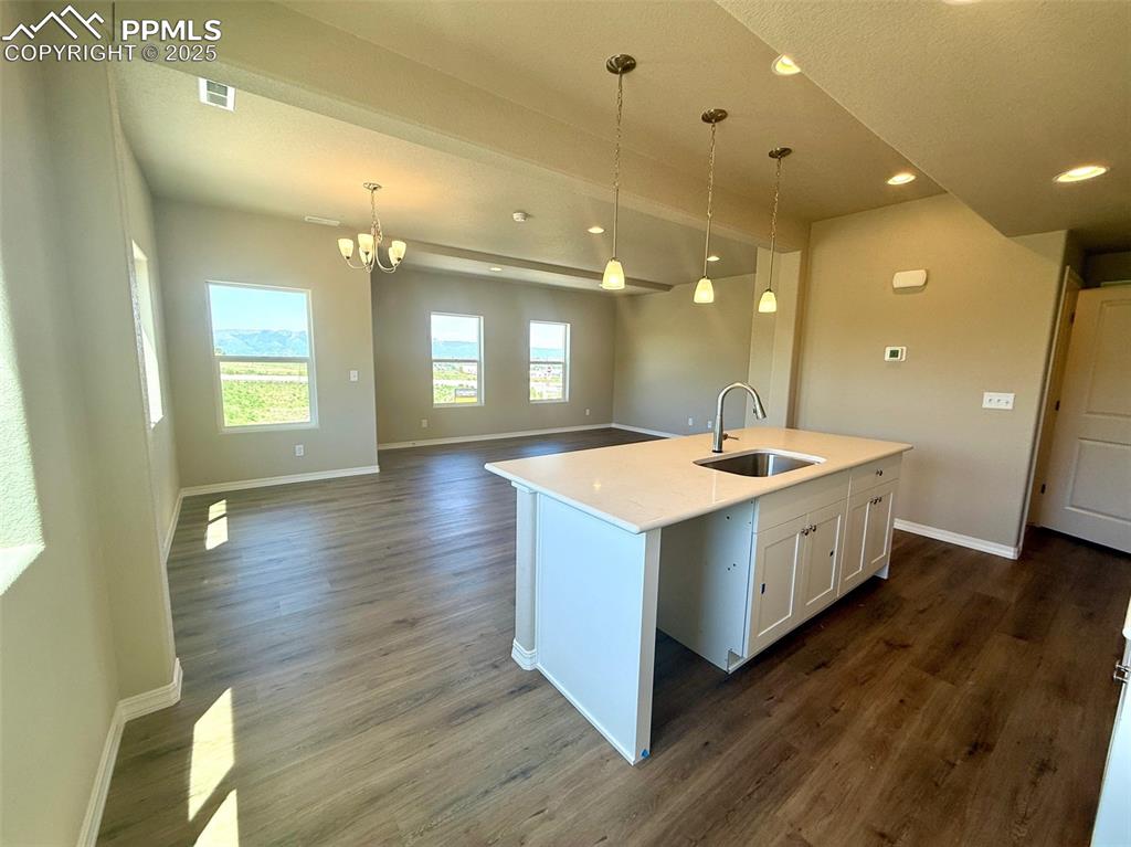 Image 3 of 19: Kitchen