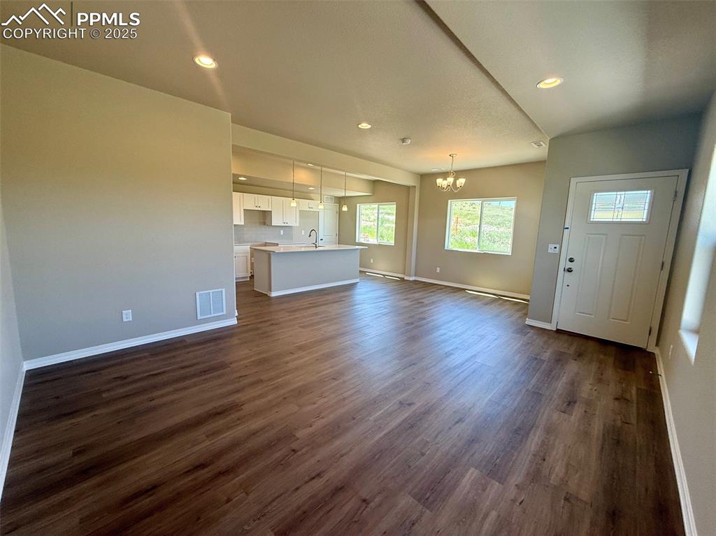Image 5 of 19: Living Room